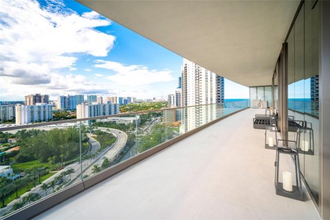 Condo in Sunny Isles Beach, Florida, 2 bedrooms № 2082292 - photo 8