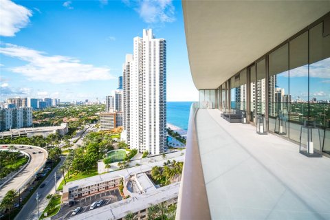 Condo in Sunny Isles Beach, Florida, 2 bedrooms № 2082292 - photo 9