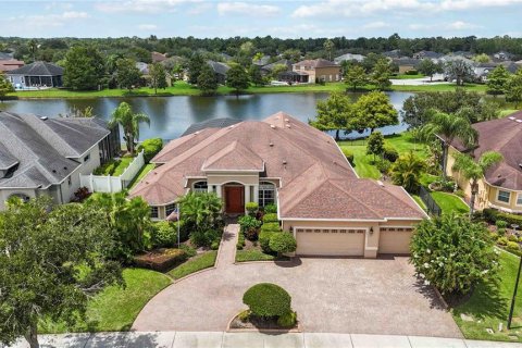 House in Oviedo, Florida 4 bedrooms, 285.3 sq.m. № 1908978 - photo 1