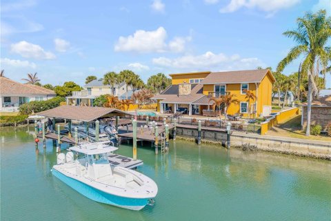 Casa en New Smyrna Beach, Florida 3 dormitorios, 283.72 m2 № 2157061