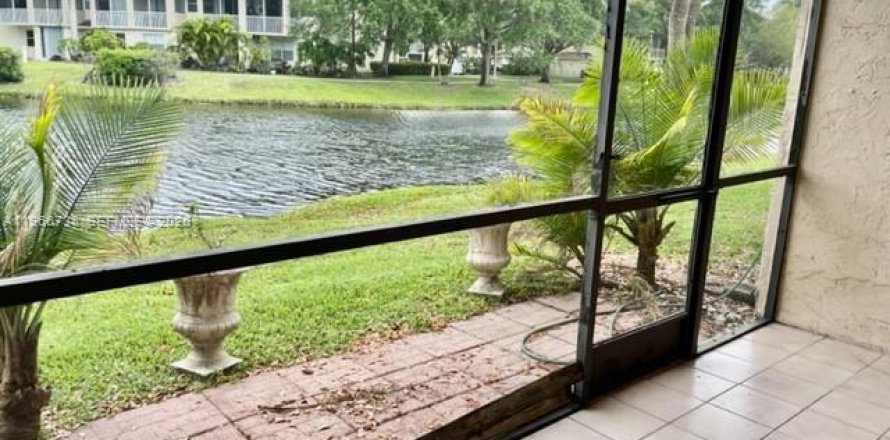 Adosado en Plantation, Florida 3 dormitorios, 143.53 m2 № 2029589