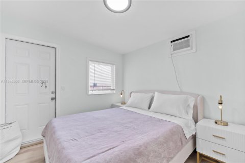 Casa en alquiler en Miami, Florida, 4 dormitorios, 145.95 m2 № 1994219 - foto 12