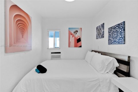 Casa en alquiler en Miami, Florida, 4 dormitorios, 145.95 m2 № 1994219 - foto 15