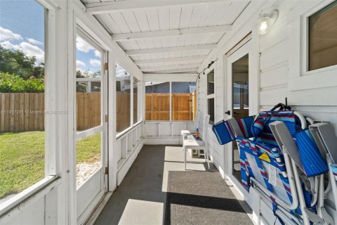 Villa ou maison à louer à Wilton Manors, Floride: 2 chambres, 83.24 m2 № 1973465 - photo 14