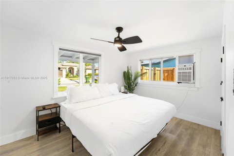 Villa ou maison à louer à Wilton Manors, Floride: 2 chambres, 83.24 m2 № 1973465 - photo 9