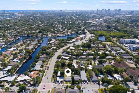 Villa ou maison à louer à Wilton Manors, Floride: 2 chambres, 83.24 m2 № 1973465 - photo 23