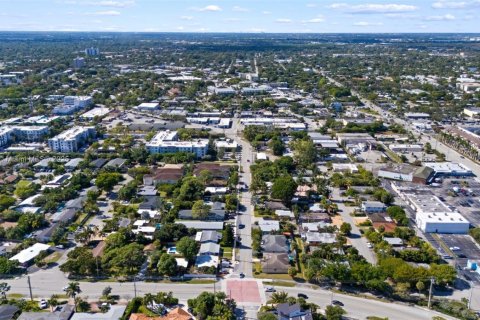 Villa ou maison à louer à Wilton Manors, Floride: 2 chambres, 83.24 m2 № 1973465 - photo 24
