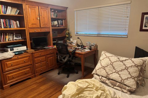 Casa en venta en Miami Lakes, Florida, 3 dormitorios, 193.42 m2 № 1968547 - foto 11