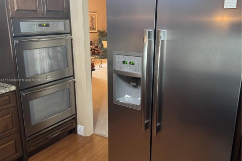 Casa en venta en Miami Lakes, Florida, 3 dormitorios, 193.42 m2 № 1968547 - foto 9