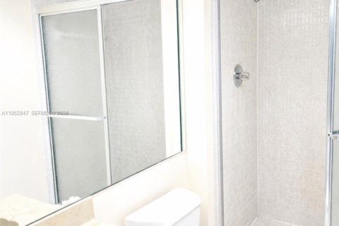 Купить кондоминиум в Авентура, Флорида 2 спальни, 121.98м2, № 2011009 - фото 19