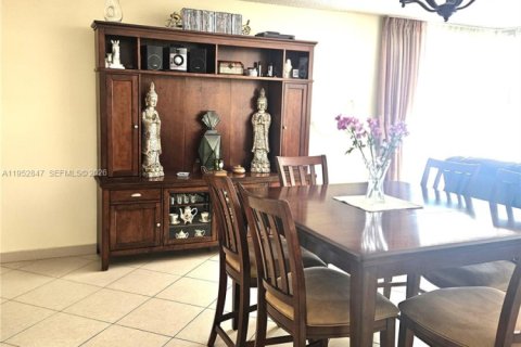 Купить кондоминиум в Авентура, Флорида 2 спальни, 121.98м2, № 2011009 - фото 13