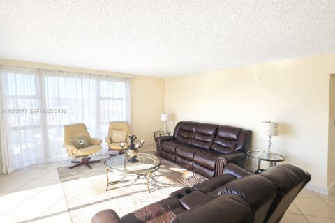 Купить кондоминиум в Авентура, Флорида 2 спальни, 121.98м2, № 2011009 - фото 9