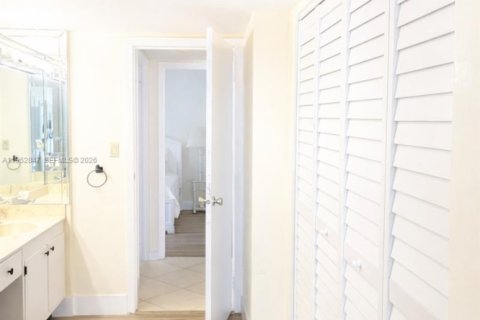 Купить кондоминиум в Авентура, Флорида 2 спальни, 121.98м2, № 2011009 - фото 17