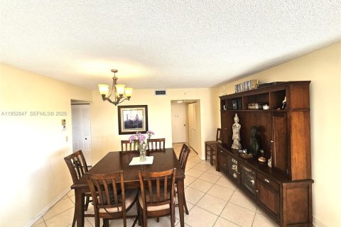 Купить кондоминиум в Авентура, Флорида 2 спальни, 121.98м2, № 2011009 - фото 11