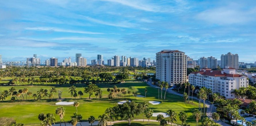 Кондоминиум с 2 спальнями в Авентура, Флорида № 2011009