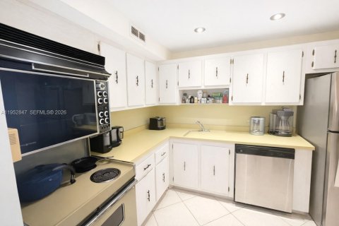 Купить кондоминиум в Авентура, Флорида 2 спальни, 121.98м2, № 2011009 - фото 20