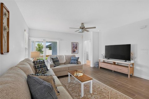 Villa ou maison à louer à New Port Richey, Floride: 2 chambres, 149.85 m2 № 2412527 - photo 18