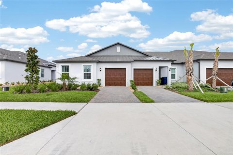 Villa ou maison à louer à New Port Richey, Floride: 2 chambres, 149.85 m2 № 2412527 - photo 4