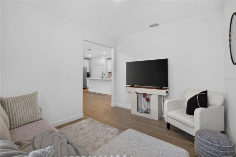 Villa ou maison à louer à New Port Richey, Floride: 2 chambres, 149.85 m2 № 2412527 - photo 21