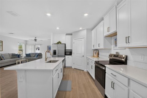 Villa ou maison à louer à New Port Richey, Floride: 2 chambres, 149.85 m2 № 2412527 - photo 12
