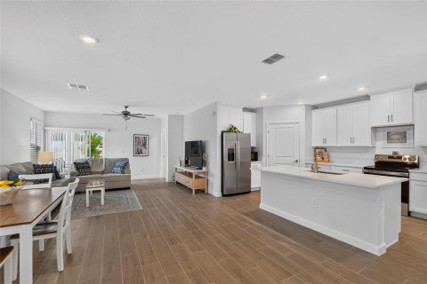 Villa ou maison à louer à New Port Richey, Floride: 2 chambres, 149.85 m2 № 2412527 - photo 17
