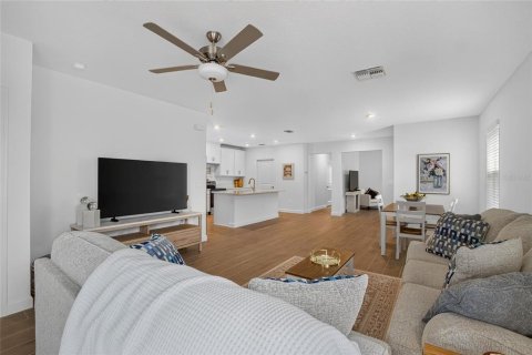 Villa ou maison à louer à New Port Richey, Floride: 2 chambres, 149.85 m2 № 2412527 - photo 22