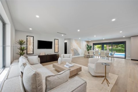 House in Palmetto Bay, Florida 4 bedrooms, 250.37 sq.m. № 1965596 - photo 4