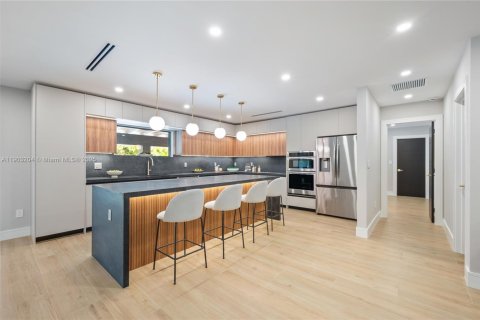 House in Palmetto Bay, Florida 4 bedrooms, 250.37 sq.m. № 1965596 - photo 5