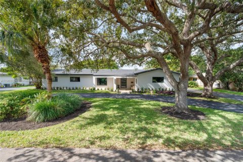 House in Palmetto Bay, Florida 4 bedrooms, 250.37 sq.m. № 1965596 - photo 1