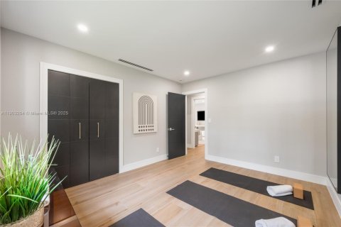 House in Palmetto Bay, Florida 4 bedrooms, 250.37 sq.m. № 1965596 - photo 22