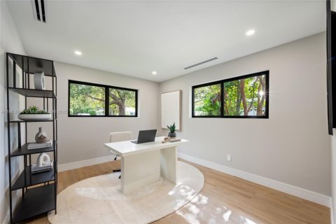 House in Palmetto Bay, Florida 4 bedrooms, 250.37 sq.m. № 1965596 - photo 18