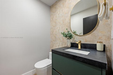 House in Palmetto Bay, Florida 4 bedrooms, 250.37 sq.m. № 1965596 - photo 23