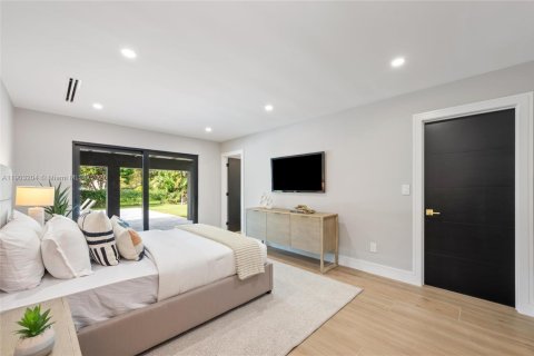 House in Palmetto Bay, Florida 4 bedrooms, 250.37 sq.m. № 1965596 - photo 19