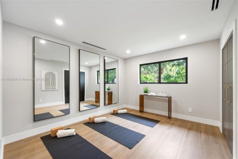 House in Palmetto Bay, Florida 4 bedrooms, 250.37 sq.m. № 1965596 - photo 21