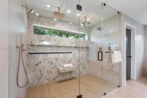 House in Palmetto Bay, Florida 4 bedrooms, 250.37 sq.m. № 1965596 - photo 16