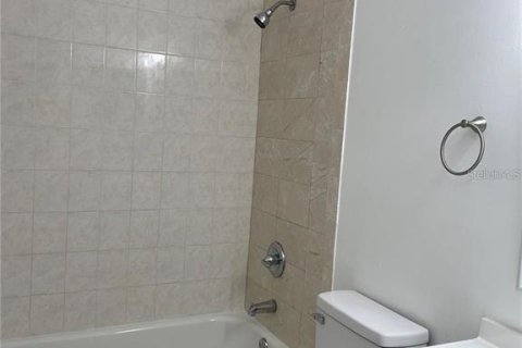 Apartamento en alquiler en Orlando, Florida, 2 dormitorios, 92.44 m2 № 1909146 - foto 16