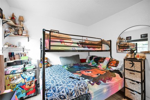 Casa en alquiler en Miami, Florida, 3 dormitorios, 102.19 m2 № 1973895 - foto 6