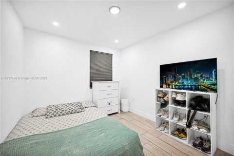 Casa en alquiler en Miami, Florida, 3 dormitorios, 102.19 m2 № 1973895 - foto 4