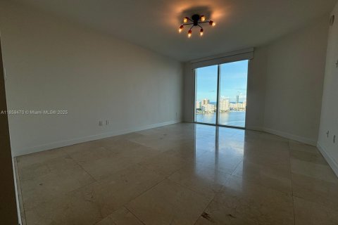 Copropriété à louer à Aventura, Floride: 2 chambres, 185.9 m2 № 1888085 - photo 18