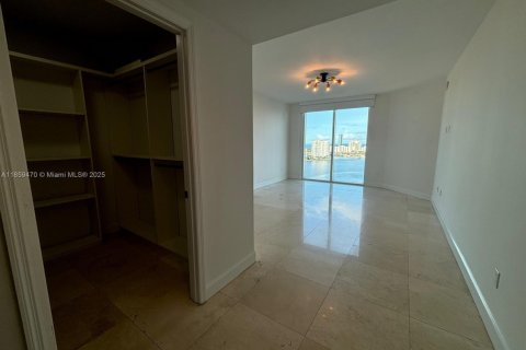 Copropriété à louer à Aventura, Floride: 2 chambres, 185.9 m2 № 1888085 - photo 17