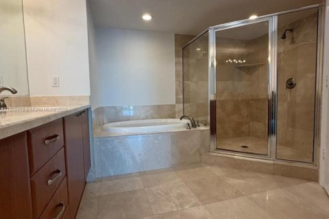 Copropriété à louer à Aventura, Floride: 2 chambres, 185.9 m2 № 1888085 - photo 16