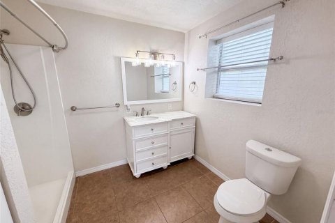 Casa en venta en Orlando, Florida, 4 dormitorios, 153.75 m2 № 2150395 - foto 17