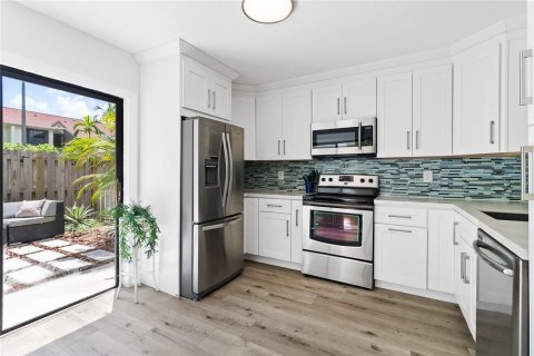 Touwnhouse à louer à Fort Lauderdale, Floride: 3 chambres, 134.89 m2 № 2191710 - photo 10