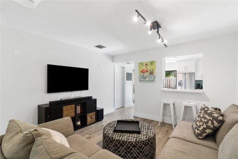 Touwnhouse à louer à Fort Lauderdale, Floride: 3 chambres, 134.89 m2 № 2191710 - photo 8