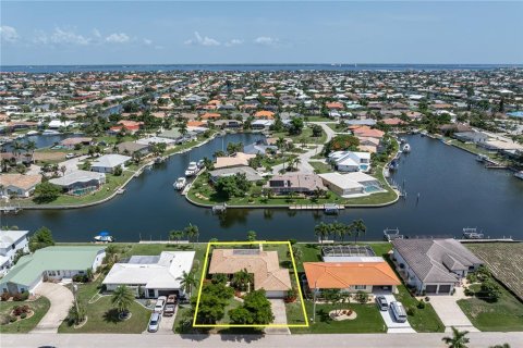 House in Punta Gorda, Florida 3 bedrooms, 134.52 sq.m. № 2207428