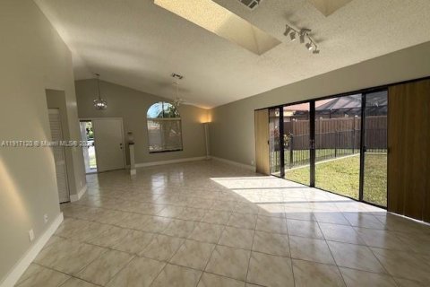 Купить виллу или дом в Плантация, Флорида 3 спальни, 171.4м2, № 1974057 - фото 12
