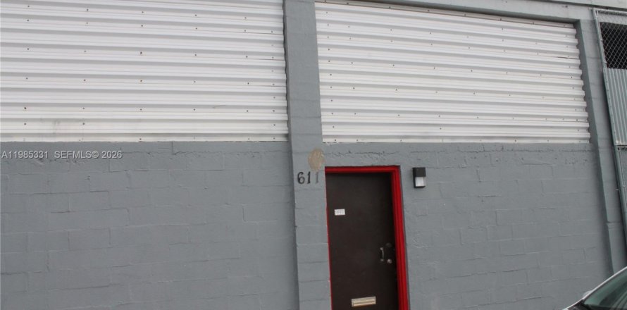 Коммерческая недвижимость в Майами, Флорида № 2047292