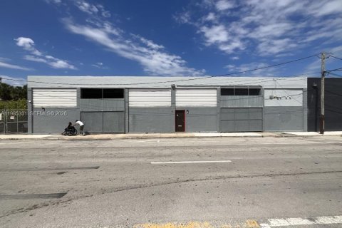 Купить коммерческую недвижимость в Майами, Флорида № 2047292 - фото 9