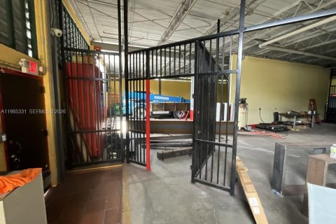 Купить коммерческую недвижимость в Майами, Флорида № 2047292 - фото 10