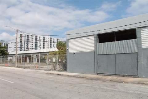 Купить коммерческую недвижимость в Майами, Флорида № 2047292 - фото 7